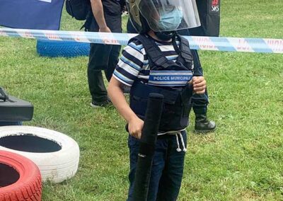 Un jeune participant en tenue prêt à entammer son parcours !